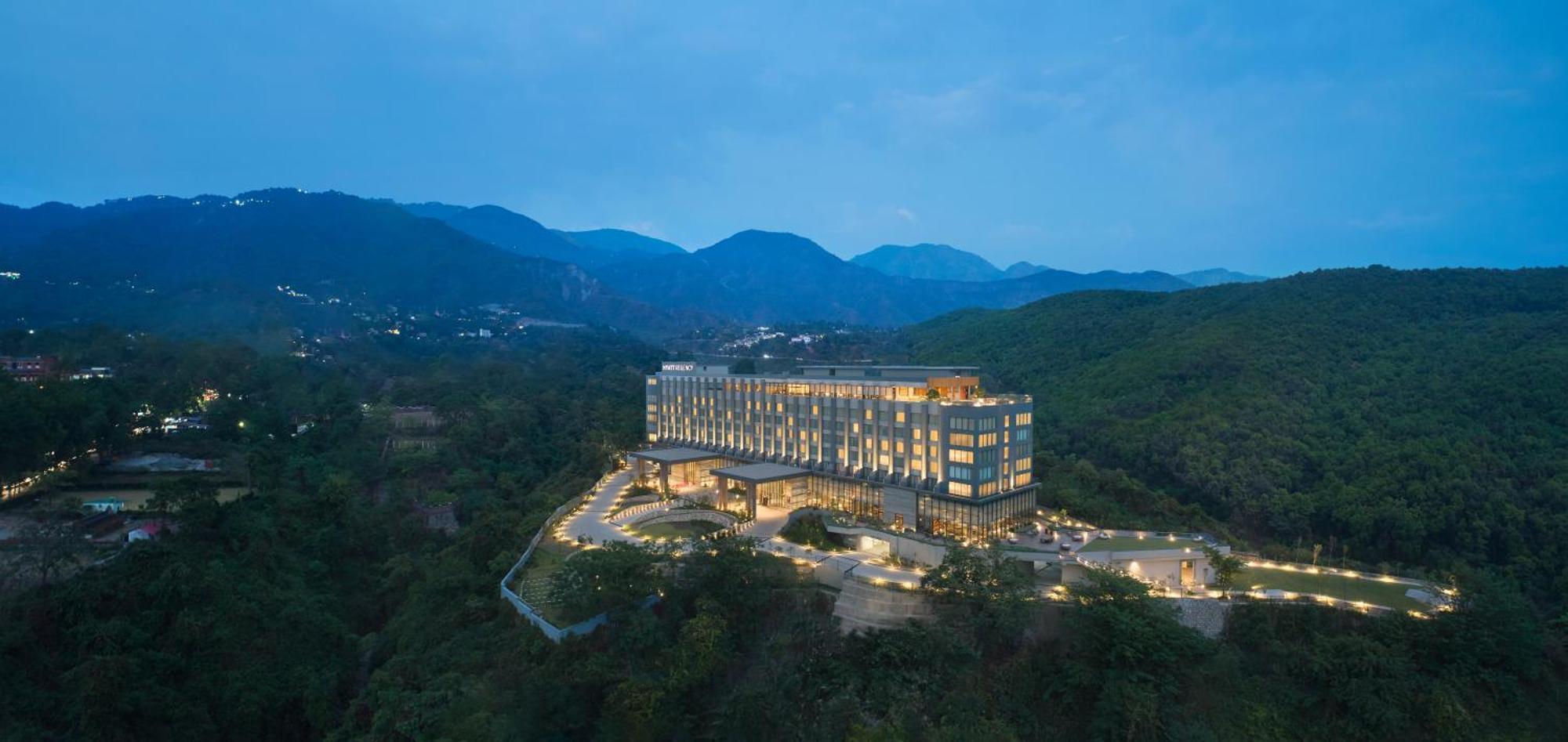 Hyatt Regency Dehradun Resort And Spa Exterior photo